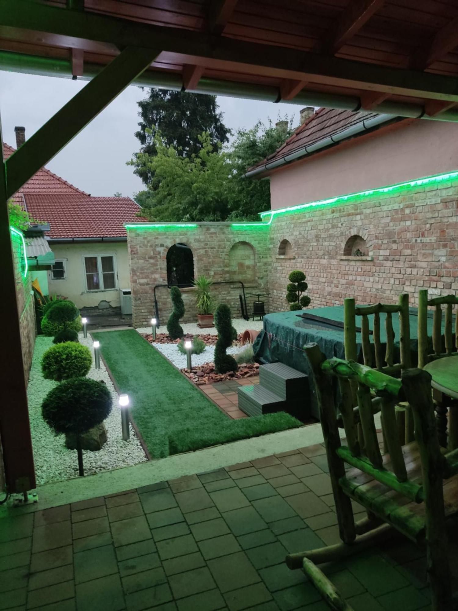 Отель Buebaj Vendeghaz Эгер Экстерьер фото